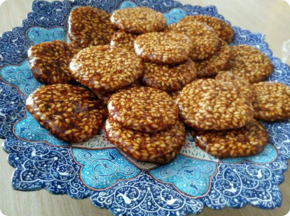 طرز تهیه شیرینی کنجدی با عسل