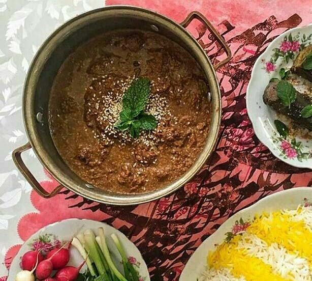 طرز تهیه خورشت فسنجان با روغن کنجد